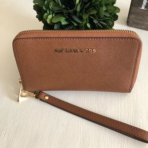 Michael Kors Large Jet Set Flat Phone Case Wallet